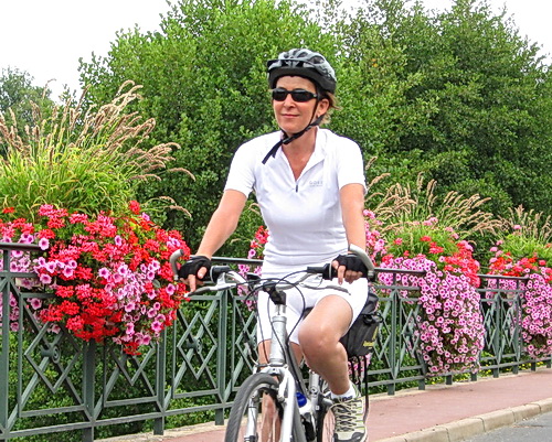 Gentle and beautiful terrain on Sightseer tours with ExperiencePlus! Bicycle Tours